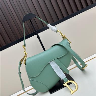 DIOR   2025新款時女生時尚包包   尺寸：25.5 x 20 x 6.5CM