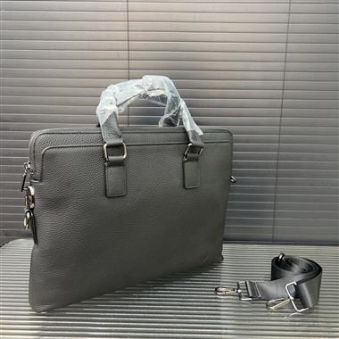 ARMANI   2025新款男生時尚包包   尺寸：28*38CM