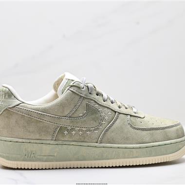 NIKE AIR FORCE 1‘07
