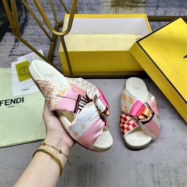 FENDI   2025新款女生休閒時尚鞋子