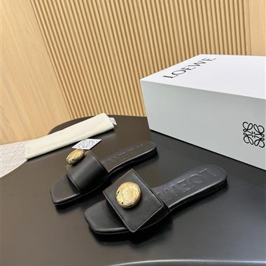 LOEWE   2025新款女生休閒時尚鞋子