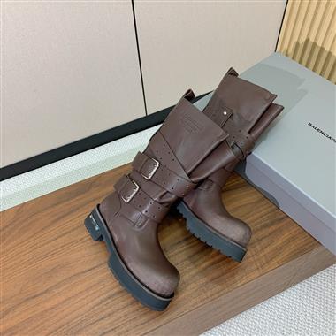Balenciaga    2025新款女生休閒時尚鞋子