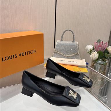Louis Vuitton    2025新款女生休閒時尚鞋子