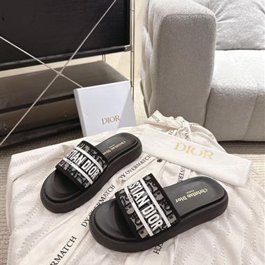 DIOR   2025新款女生休閒時尚鞋子