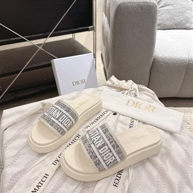 DIOR   2025新款女生休閒時尚鞋子