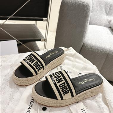 DIOR   2025新款女生休閒時尚鞋子
