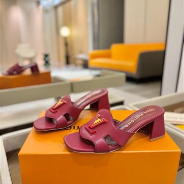 Louis Vuitton    2025新款女生休閒時尚鞋子