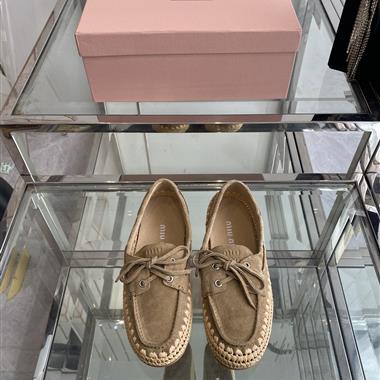 Miu Miu   2025新款女生休閒時尚鞋子