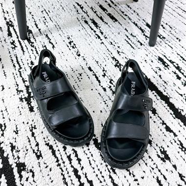 PRADA   2025新款女生休閒時尚鞋子