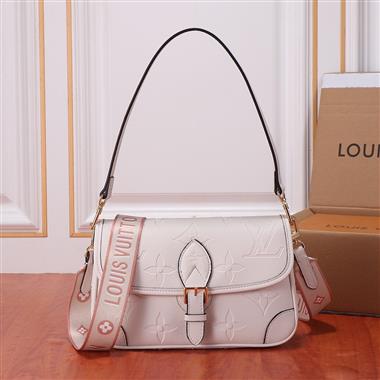 LOUIS VUITTON   2025新款女生時尚皮夾 尺寸：25*9*15CM