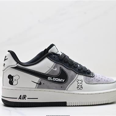 NIKE AIR FORCE 1‘07