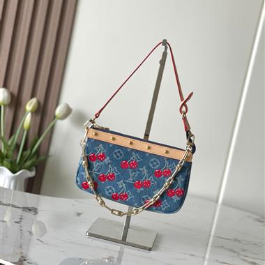 LOUIS VUITTON   2025新款女生時尚包包 尺寸：22*13*4CM