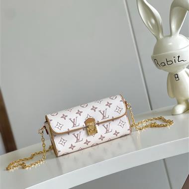 LOUIS VUITTON   2025新款女生時尚包包 尺寸：20.5*11*6CM