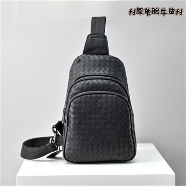 BOTTEGA VENETA  2025新款男生時尚包包 尺寸：30-20-8CM