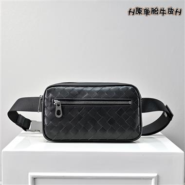 BOTTEGA VENETA  2025新款男生時尚包包 尺寸：24-13-5CM