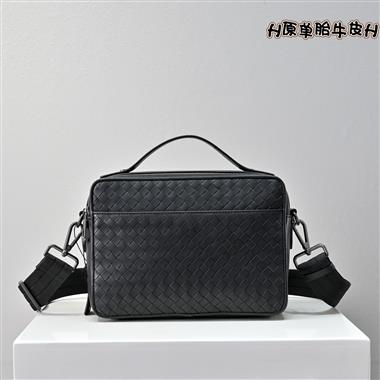 BOTTEGA VENETA  2025新款男生時尚包包 尺寸：25-17-7CM