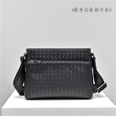 BOTTEGA VENETA  2025新款男生時尚包包 尺寸：26-19-5CM