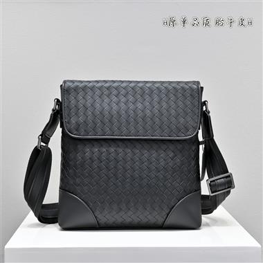 BOTTEGA VENETA  2025新款男生時尚包包 尺寸：26-24-4CM