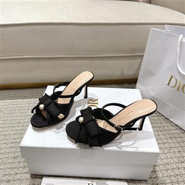 DIOR   2025新款女生休閒時尚鞋子
