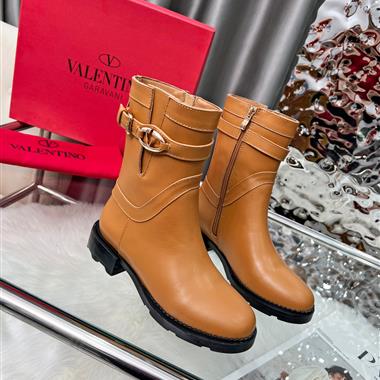 Valentino    2025新款女生休閒時尚鞋子
