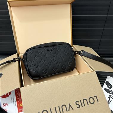 LOUIS VUITTON   2025新款男生時尚包包 尺寸：13*20CM