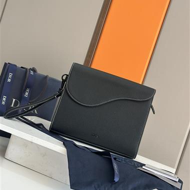 DIOR   2025新款男生時尚包包  尺寸:26 x 18 x 5CM