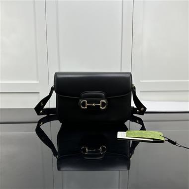 GUCCI    2025新款女生時尚包包 尺寸:26*17.5*10CM