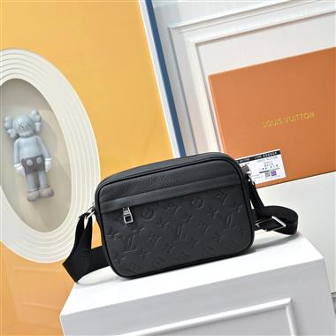 LOUIS VUITTON  2025新款男生時尚包包 尺寸:23*14CM