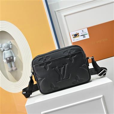 LOUIS VUITTON   2025新款男生時尚包包 尺寸:25x18x6CM