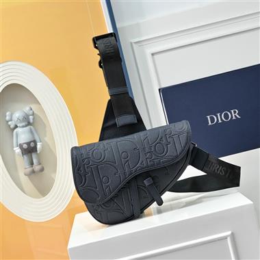 DIOR   2025新款男生時尚包包 尺寸:20 x 28.6 x 5CM