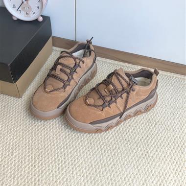 UGG    2025新款女生休閒時尚鞋子