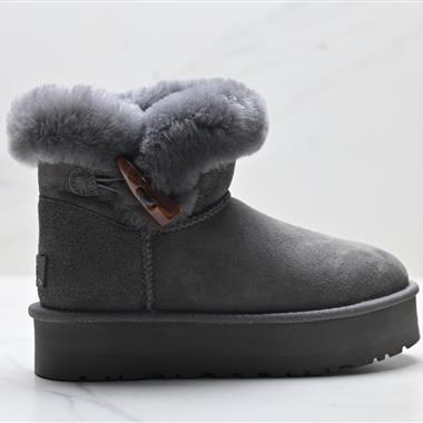 UGG 牛角扣皮毛一體雪地靴