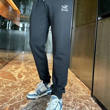 ARCTERYX   2025秋冬新款休閒長褲  尺寸偏大