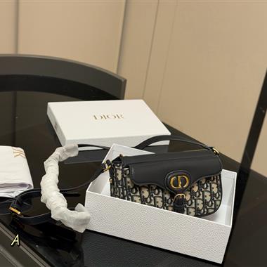 DIOR   2025新款女生時尚包包 尺寸：22*15CM