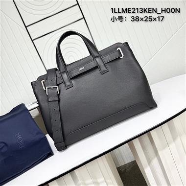 DIOR   2025新款男生時尚包包 尺寸：38*25*17CM