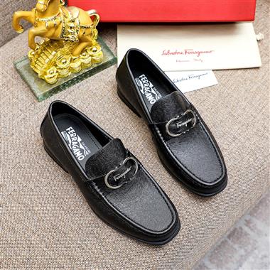 Ferragamo   2025新款男生休閒時尚鞋子