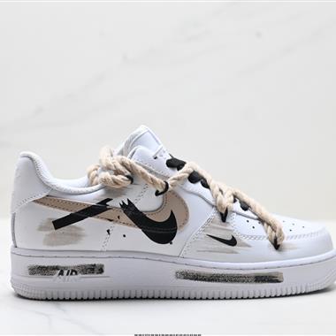 NIKE AIR FORCE 1‘07