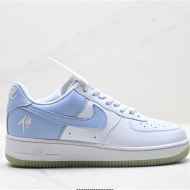 NIKE AIR FORCE 1‘07