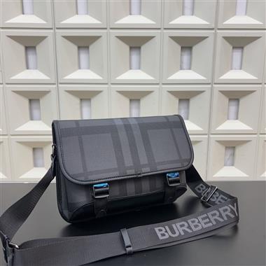 BURBERRY   2025新款男生時尚包包 尺寸：26 x 20CM