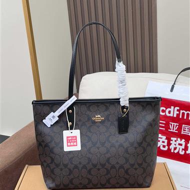 COACH  2025新款女生時尚包包 尺寸：29x 27x 13CM