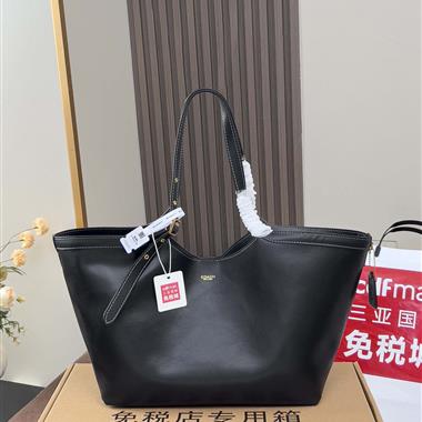 COACH  2025新款女生時尚包包 尺寸：35 x26 x19.5CM