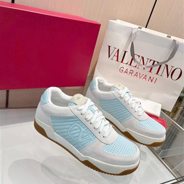 Valentino    2025新款女生休閒時尚鞋子