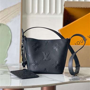 LOUIS VUITTON  2025新款女生時尚包包 尺寸：16x18x12CM