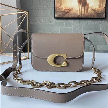 COACH   2025新款女生時尚包包 尺寸：22*9*16CM