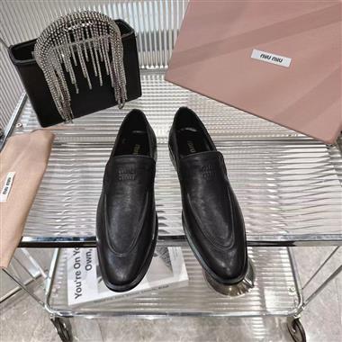 MIUMIU   2026新款女生休閒時尚鞋子