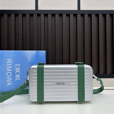 DIOR   2025新款女生時尚包包   尺寸：13.5x20x6.5CM