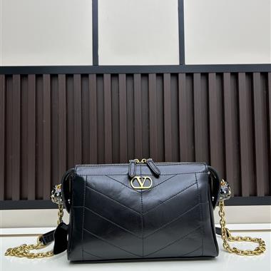 Valentino   2025新款女生時尚包包   尺寸：24*14*6CM