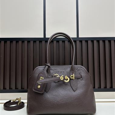 DIOR   2025新款女生時尚包包   尺寸：30*22*10CM