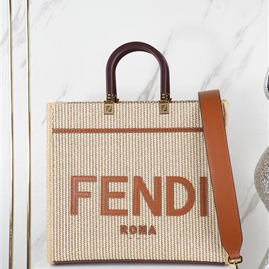 FENDI   2025新款女生時尚包包   尺寸：31x17x35CM