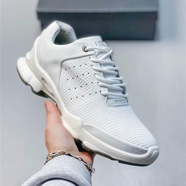 Ecco Biom 雙色拼接透氣舒適運動跑步鞋